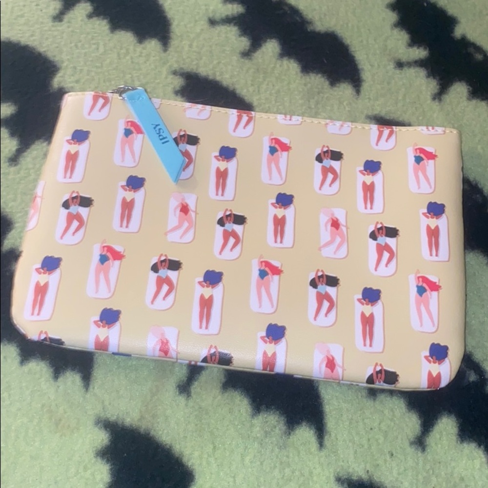 Ipsy make up bag